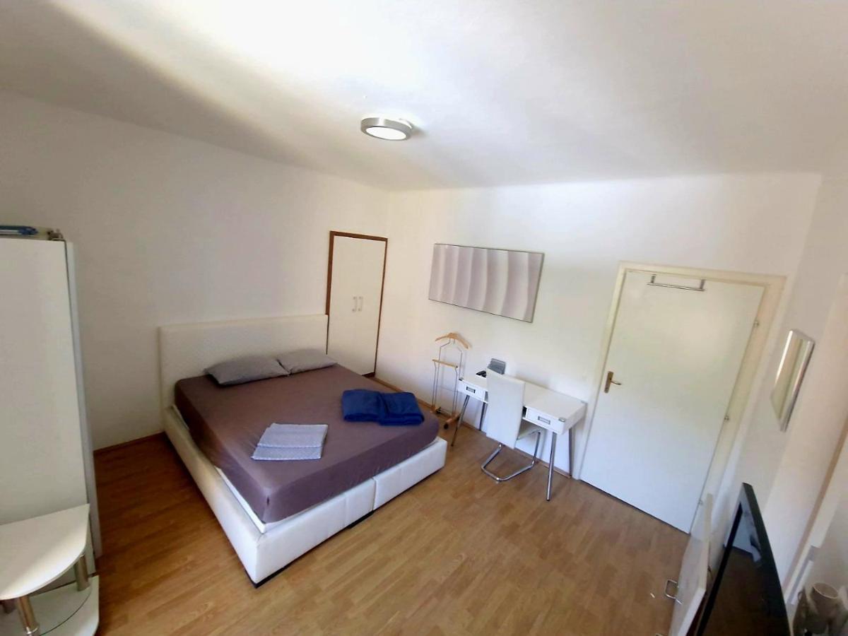 Apartments Eis Baska  Bagian luar foto