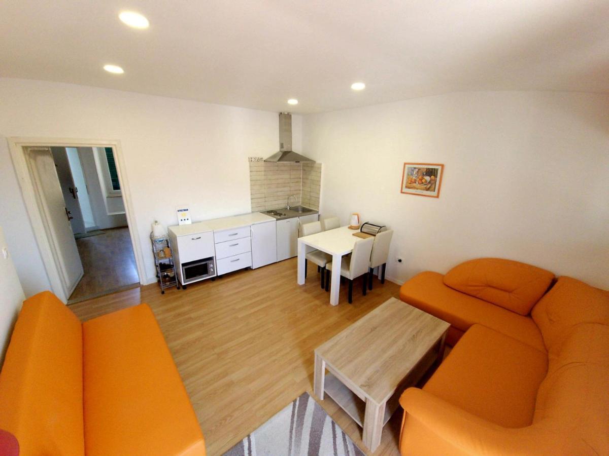 Apartments Eis Baska  Bagian luar foto