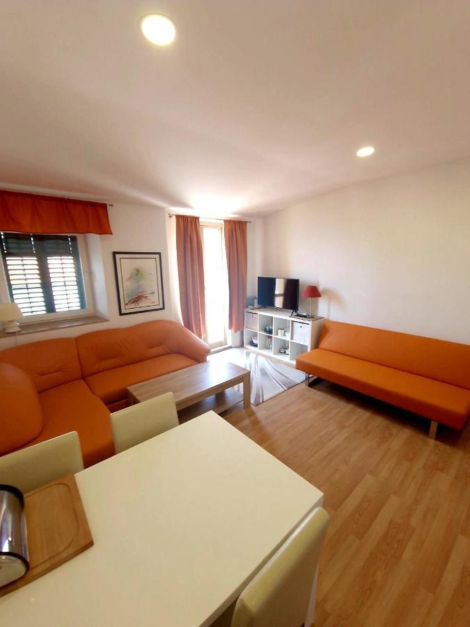 Apartments Eis Baska  Bagian luar foto