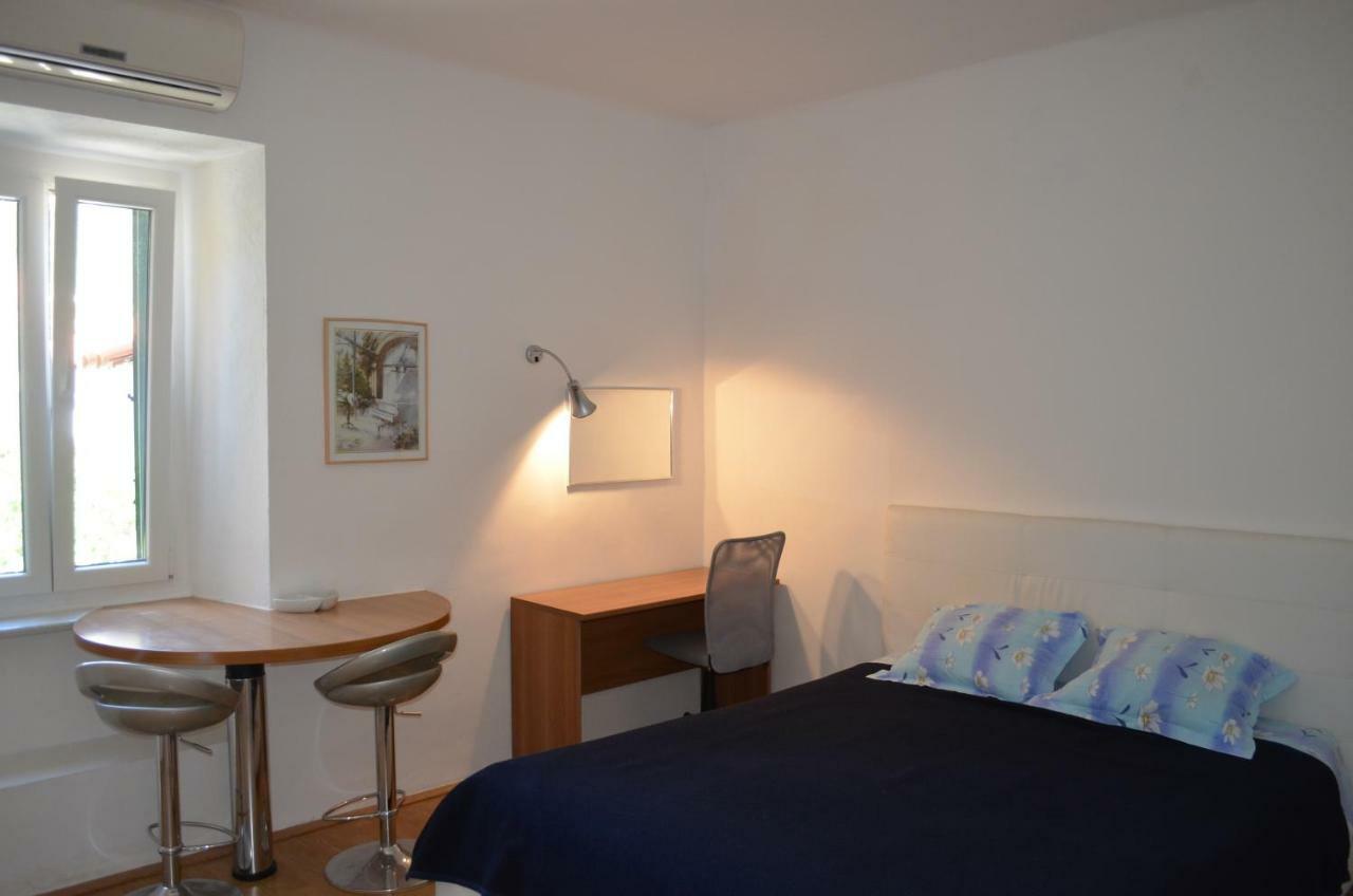 Apartments Eis Baska  Bagian luar foto